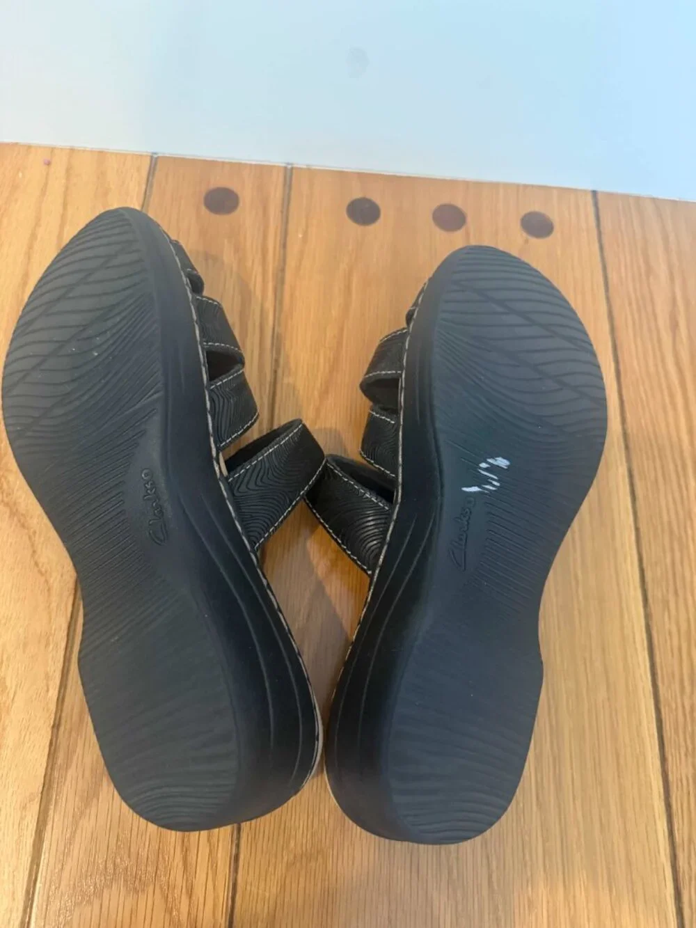 Clarks Merliah Karli Sandals SlipOn Black Leather Adjustable Comfort Womens 8.5M